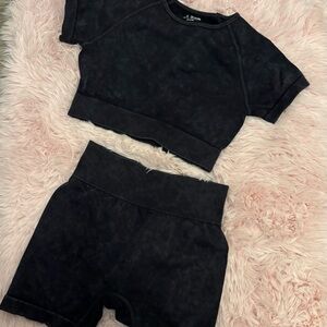 Black Cropped Top and Shorts Set🌸
